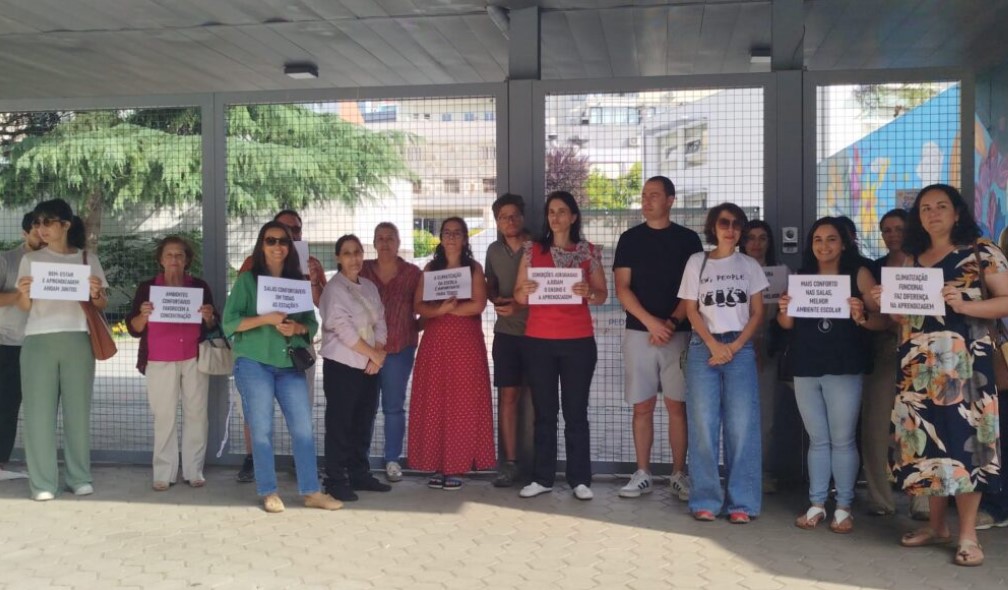 Braga. Pais manifestam-se contra avaria recorrente do ar condicionado na Escola de São Lázaro