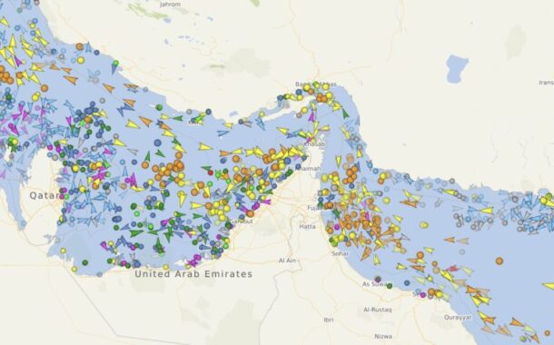 Pelo menos 1.500 navios e tripulações retidos devido ao bloqueio em Ormuz