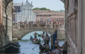 Veneza quer travar turistas de um dia com aumento de 900% na taxa de entrada