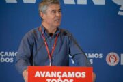 Carneiro fala de “namoro com beijos e amuos” entre AD e Chega