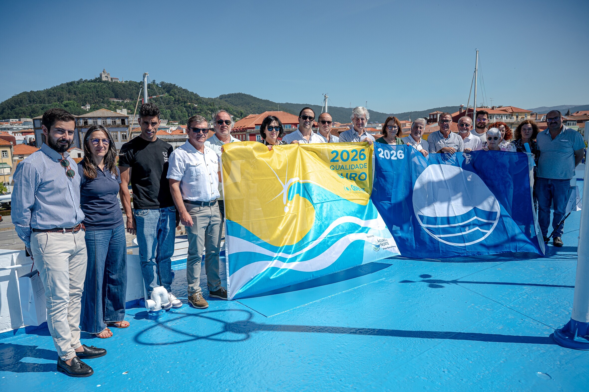 Hasteadas Bandeiras Azuis em 13 praias de Viana do Castelo