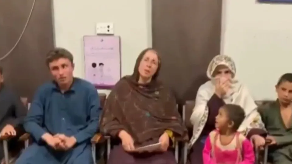 Francesa aprisionada durante 12 anos por marido no Paquistão