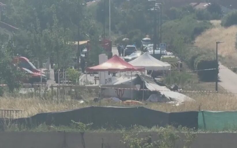 Avião cai na França e deixa 11 mortos