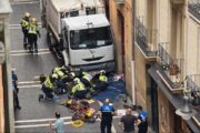 Camião do lixo atropela várias pessoas em Pamplona e provoca um morto e quatro feridos