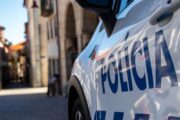 Viana. Populares impedem mulher de furto em veículo