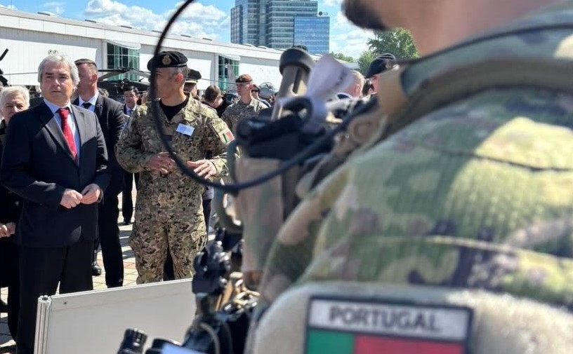 Nuno Melo na cerimónia militar dos 74 anos da Força Aérea em Viana