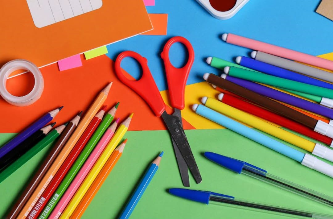 Monção apoio com 100 euros compra de material escolar todos os alunos do concelho