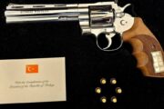 Montenegro entrega arma oferecida por Erdogan à PSP