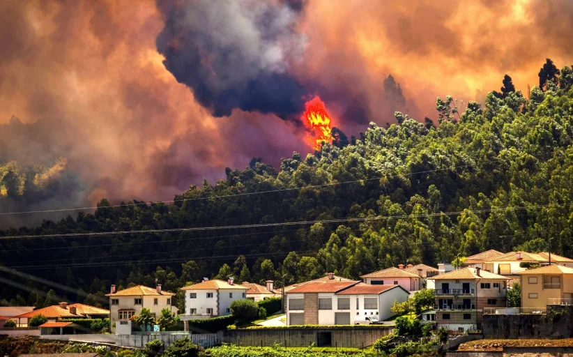 Fogos. Bombeiros com muito trabalho no Minho (atualização)