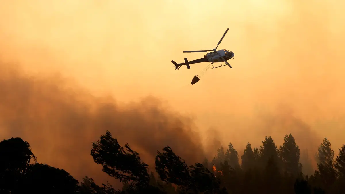 Fogos rurais combatidos por meios aéreos em Barcelos e Cabeceiras