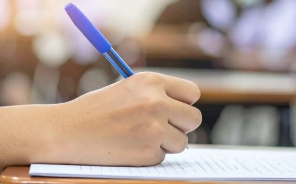 Pais querem anular exames nacionais após falhas informáticas e lançam petição nacional