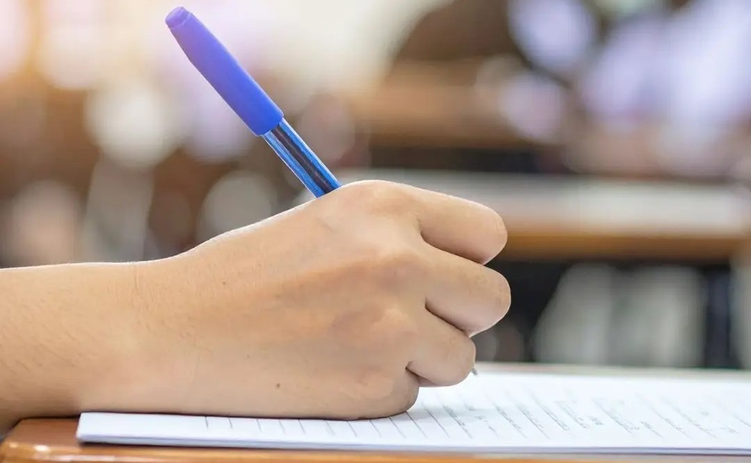 Pais querem anular exames nacionais após falhas informáticas e lançam petição nacional
