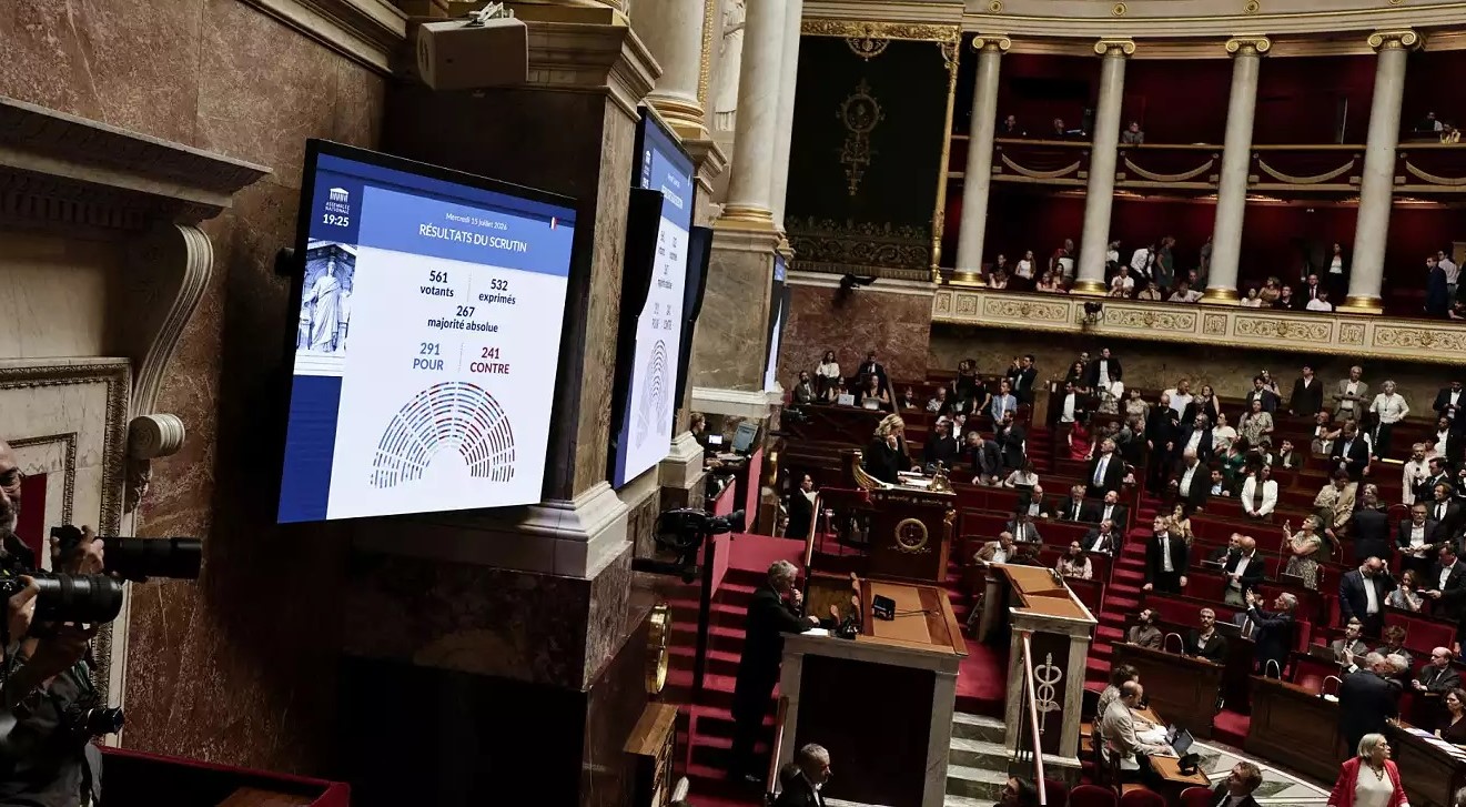 França aprova lei que legaliza a eutanásia e suicídio assistido