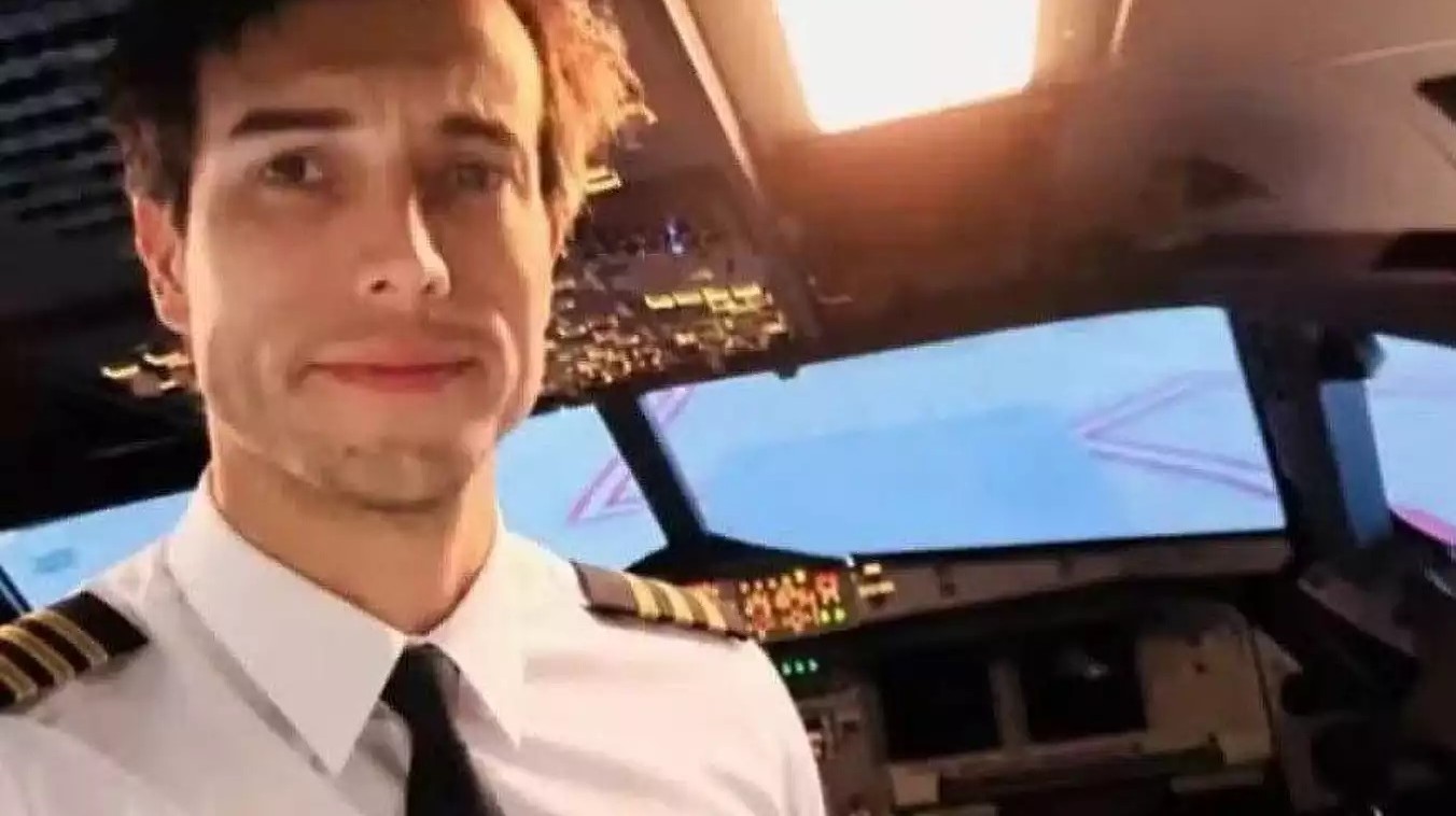 Instrutor de voo salta de avião e deixa aluna sozinha a bordo na Argentina